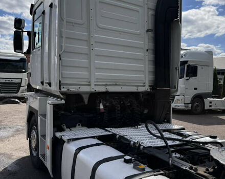 Белый Рено Магнум, объемом двигателя 12.78 л и пробегом 900 тыс. км за 17700 $, фото 8 на Automoto.ua