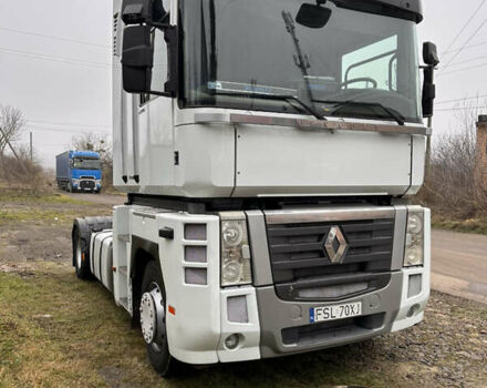 Белый Рено Магнум, объемом двигателя 12.9 л и пробегом 999 тыс. км за 12999 $, фото 5 на Automoto.ua