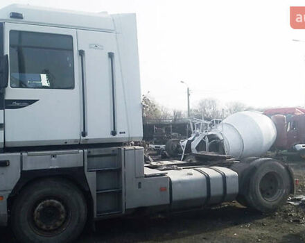 Белый Рено Магнум, объемом двигателя 12 л и пробегом 990 тыс. км за 4100 $, фото 1 на Automoto.ua