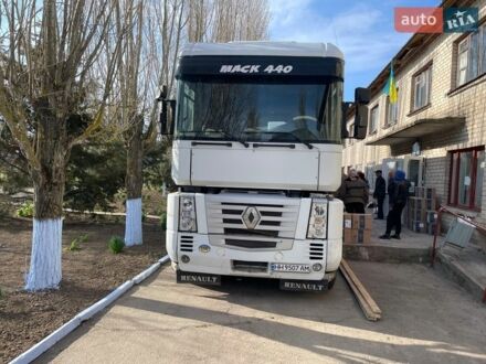 Білий Рено Магнум, об'ємом двигуна 12 л та пробігом 722 тис. км за 5300 $, фото 1 на Automoto.ua