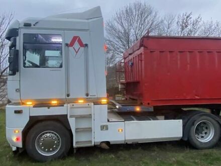 Белый Рено Магнум, объемом двигателя 11.9 л и пробегом 120 тыс. км за 6300 $, фото 1 на Automoto.ua