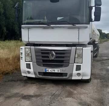 Белый Рено Магнум, объемом двигателя 12.78 л и пробегом 1 тыс. км за 14000 $, фото 1 на Automoto.ua