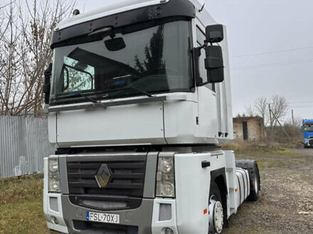 Белый Рено Магнум, объемом двигателя 12.9 л и пробегом 999 тыс. км за 12999 $, фото 1 на Automoto.ua