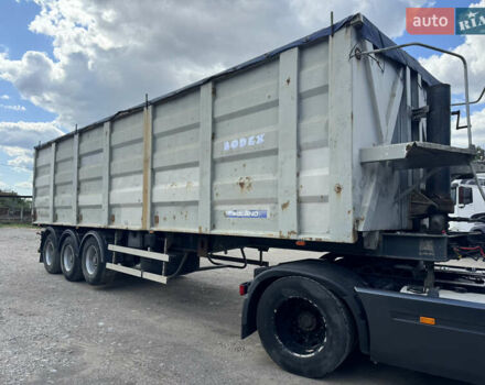 Черный Рено Магнум, объемом двигателя 12.8 л и пробегом 1 тыс. км за 12500 $, фото 2 на Automoto.ua