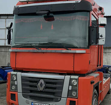 Красный Рено Магнум, объемом двигателя 0 л и пробегом 10 тыс. км за 15000 $, фото 1 на Automoto.ua