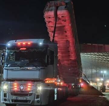 Рено Магнум 2011 в Николаеве на Automoto.ua Рено Магнум, объемом двигателя 12.78 л и пробегом 1 тыс. км за 12999 $, фото 11 на Automoto.ua