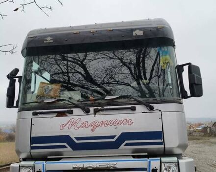 Серый Рено Магнум, объемом двигателя 11.93 л и пробегом 940 тыс. км за 11200 $, фото 2 на Automoto.ua