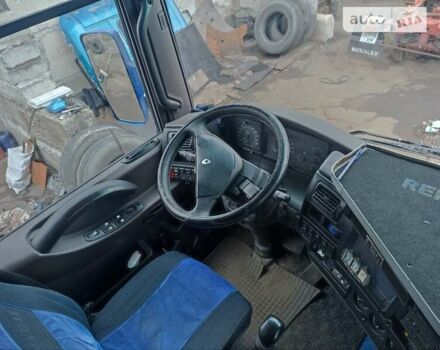 Синий Рено Магнум, объемом двигателя 12.6 л и пробегом 1000 тыс. км за 5200 $, фото 5 на Automoto.ua