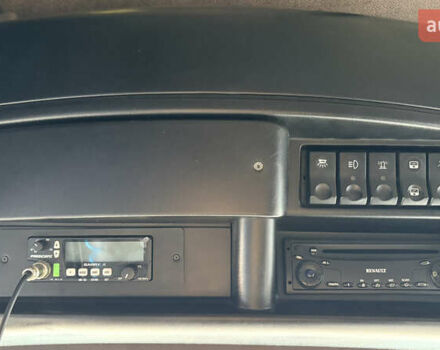 Синий Рено Магнум, объемом двигателя 12.9 л и пробегом 1000 тыс. км за 10000 $, фото 10 на Automoto.ua