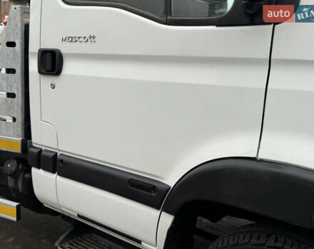 Белый Рено Mascott, объемом двигателя 2.95 л и пробегом 500 тыс. км за 17950 $, фото 25 на Automoto.ua