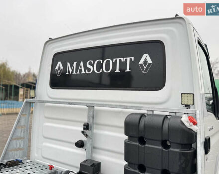 Белый Рено Mascott, объемом двигателя 2.95 л и пробегом 500 тыс. км за 17950 $, фото 23 на Automoto.ua