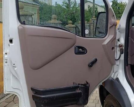 Білий Рено Mascott, об'ємом двигуна 2.8 л та пробігом 300 тис. км за 20000 $, фото 12 на Automoto.ua