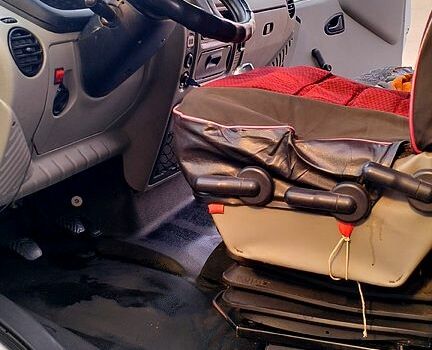 Рено Mascott, объемом двигателя 2.8 л и пробегом 750 тыс. км за 8300 $, фото 7 на Automoto.ua