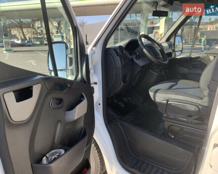 Белый Рено Мастер, объемом двигателя 2.3 л и пробегом 450 тыс. км за 9800 $, фото 9 на Automoto.ua