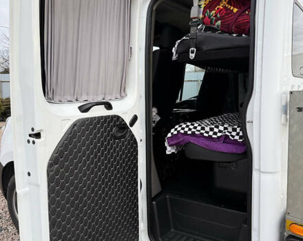 Белый Рено Мастер, объемом двигателя 2.3 л и пробегом 399 тыс. км за 18600 $, фото 4 на Automoto.ua