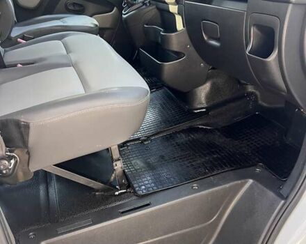 Белый Рено Мастер, объемом двигателя 2.3 л и пробегом 211 тыс. км за 22500 $, фото 21 на Automoto.ua