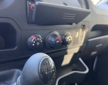 Белый Рено Мастер, объемом двигателя 2.3 л и пробегом 211 тыс. км за 22500 $, фото 3 на Automoto.ua