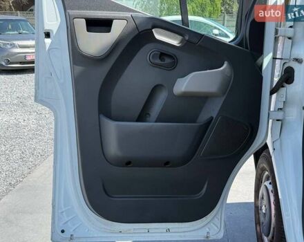 Белый Рено Мастер, объемом двигателя 2.3 л и пробегом 220 тыс. км за 16498 $, фото 12 на Automoto.ua