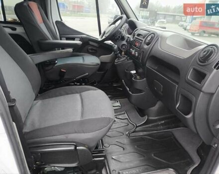 Белый Рено Мастер, объемом двигателя 2.3 л и пробегом 350 тыс. км за 17000 $, фото 18 на Automoto.ua