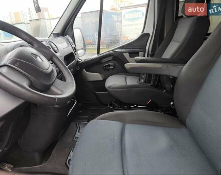 Белый Рено Мастер, объемом двигателя 2.3 л и пробегом 350 тыс. км за 17000 $, фото 21 на Automoto.ua