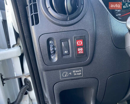 Білий Рено Мастєр, об'ємом двигуна 0 л та пробігом 182 тис. км за 25000 $, фото 25 на Automoto.ua