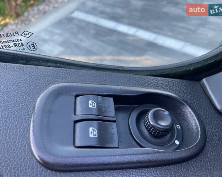 Білий Рено Мастєр, об'ємом двигуна 0 л та пробігом 182 тис. км за 25000 $, фото 24 на Automoto.ua