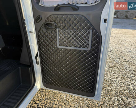 Білий Рено Мастєр, об'ємом двигуна 2.3 л та пробігом 304 тис. км за 17800 $, фото 37 на Automoto.ua