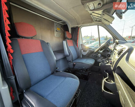 Белый Рено Мастер, объемом двигателя 2.3 л и пробегом 244 тыс. км за 17999 $, фото 3 на Automoto.ua