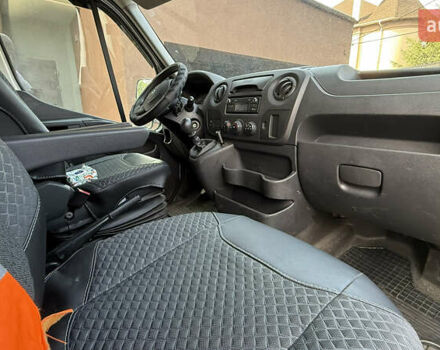 Белый Рено Мастер, объемом двигателя 2.3 л и пробегом 670 тыс. км за 16100 $, фото 2 на Automoto.ua