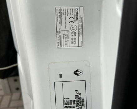 Белый Рено Мастер, объемом двигателя 2.3 л и пробегом 276 тыс. км за 16000 $, фото 12 на Automoto.ua