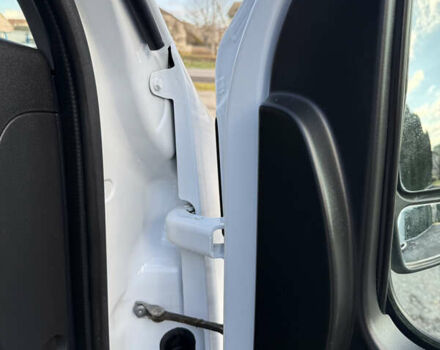 Белый Рено Мастер, объемом двигателя 0 л и пробегом 239 тыс. км за 23200 $, фото 46 на Automoto.ua