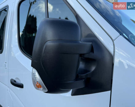 Белый Рено Мастер, объемом двигателя 0 л и пробегом 239 тыс. км за 23200 $, фото 19 на Automoto.ua