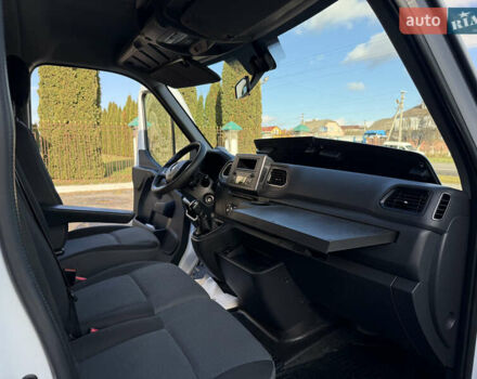 Белый Рено Мастер, объемом двигателя 0 л и пробегом 239 тыс. км за 23200 $, фото 40 на Automoto.ua