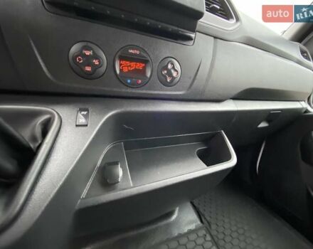 Белый Рено Мастер, объемом двигателя 2.3 л и пробегом 280 тыс. км за 20999 $, фото 21 на Automoto.ua