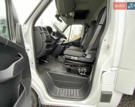 Белый Рено Мастер, объемом двигателя 2.3 л и пробегом 280 тыс. км за 20999 $, фото 19 на Automoto.ua