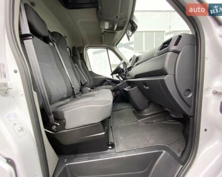 Белый Рено Мастер, объемом двигателя 2.3 л и пробегом 280 тыс. км за 20999 $, фото 11 на Automoto.ua