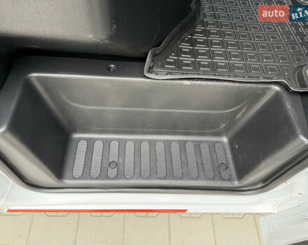 Білий Рено Мастєр, об'ємом двигуна 2.3 л та пробігом 33 тис. км за 30500 $, фото 39 на Automoto.ua