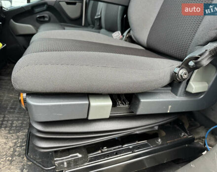 Білий Рено Мастєр, об'ємом двигуна 2.3 л та пробігом 360 тис. км за 14000 $, фото 18 на Automoto.ua