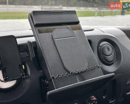 Белый Рено Мастер, объемом двигателя 2.3 л и пробегом 580 тыс. км за 15300 $, фото 9 на Automoto.ua