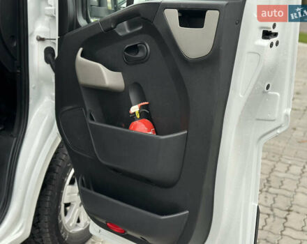 Белый Рено Мастер, объемом двигателя 2.3 л и пробегом 580 тыс. км за 15300 $, фото 28 на Automoto.ua