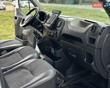 Белый Рено Мастер, объемом двигателя 2.3 л и пробегом 580 тыс. км за 15300 $, фото 7 на Automoto.ua