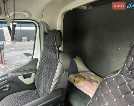Белый Рено Мастер, объемом двигателя 2.3 л и пробегом 330 тыс. км за 25500 $, фото 10 на Automoto.ua