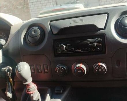 Рено Мастер 2017 в Бердичеве на Automoto.ua Белый Рено Мастер, объемом двигателя 2.3 л и пробегом 698 тыс. км за 14500 $, фото 13 на Automoto.ua