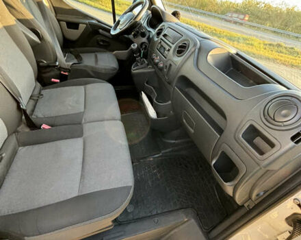 Белый Рено Мастер, объемом двигателя 2.3 л и пробегом 400 тыс. км за 13700 $, фото 3 на Automoto.ua