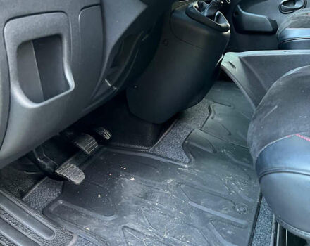 Білий Рено Мастєр, об'ємом двигуна 2.2 л та пробігом 237 тис. км за 18900 $, фото 3 на Automoto.ua