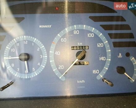 Белый Рено Мастер, объемом двигателя 2.5 л и пробегом 186 тыс. км за 3600 $, фото 6 на Automoto.ua