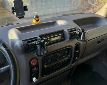 Белый Рено Мастер, объемом двигателя 2.5 л и пробегом 510 тыс. км за 5000 $, фото 5 на Automoto.ua