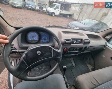 Белый Рено Мастер, объемом двигателя 2.19 л и пробегом 255 тыс. км за 3950 $, фото 12 на Automoto.ua