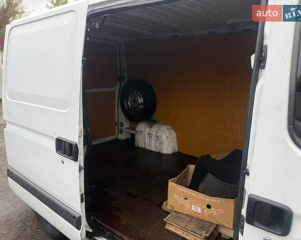 Білий Рено Мастєр, об'ємом двигуна 2.5 л та пробігом 290 тис. км за 6000 $, фото 6 на Automoto.ua