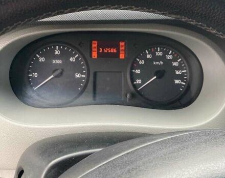 Белый Рено Мастер, объемом двигателя 2.5 л и пробегом 312 тыс. км за 6900 $, фото 7 на Automoto.ua